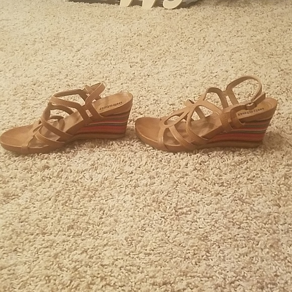 Shoes - Picture 2 of 3